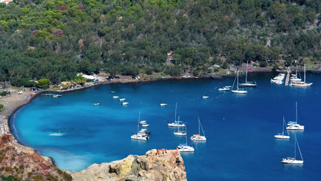 Wakacje 2026. Rezerwacja rejsu na wyspie Sardynia