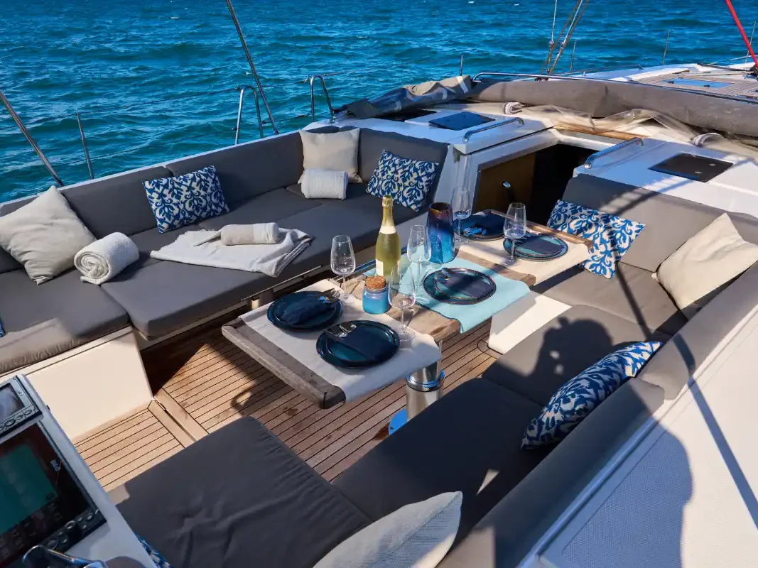 kokpit jacht Bavaria